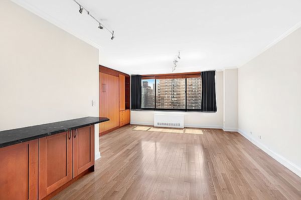 1st image of 215 W 95th St APT 12P