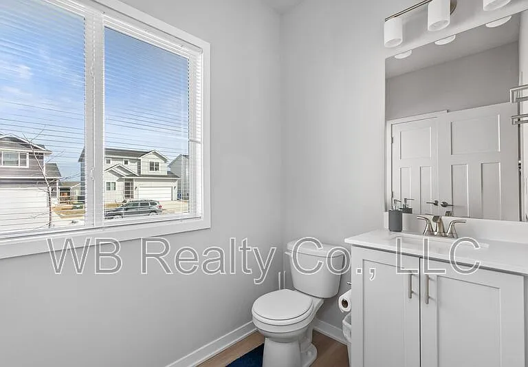 4736 NW 167th St — Photo 11