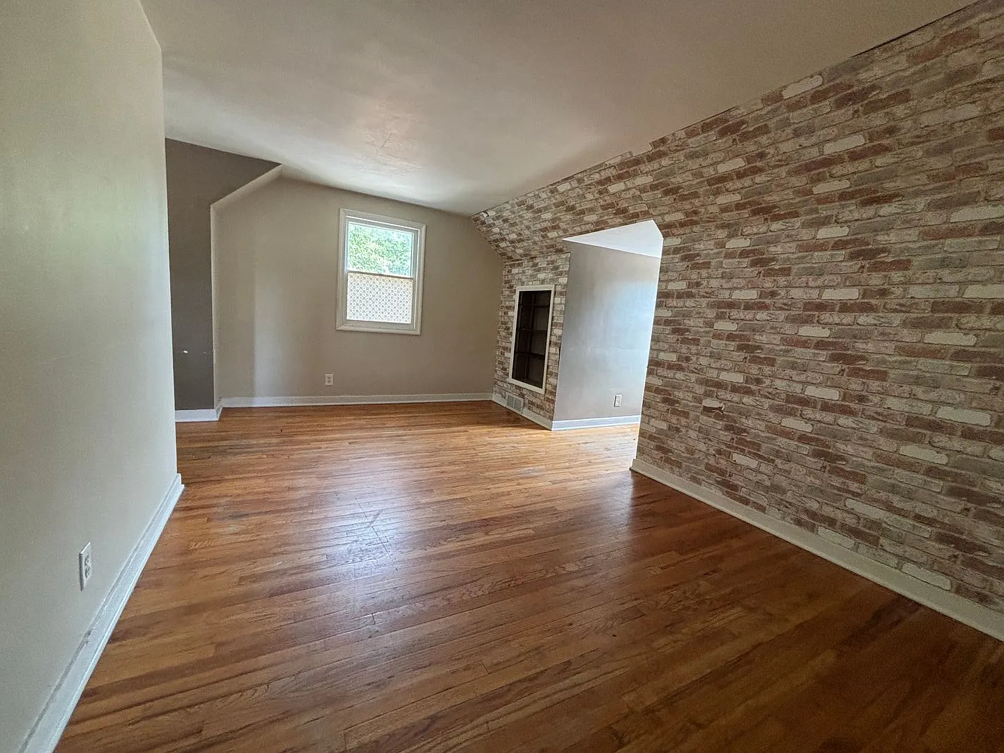 4520 Lafayette Ave — Photo 3