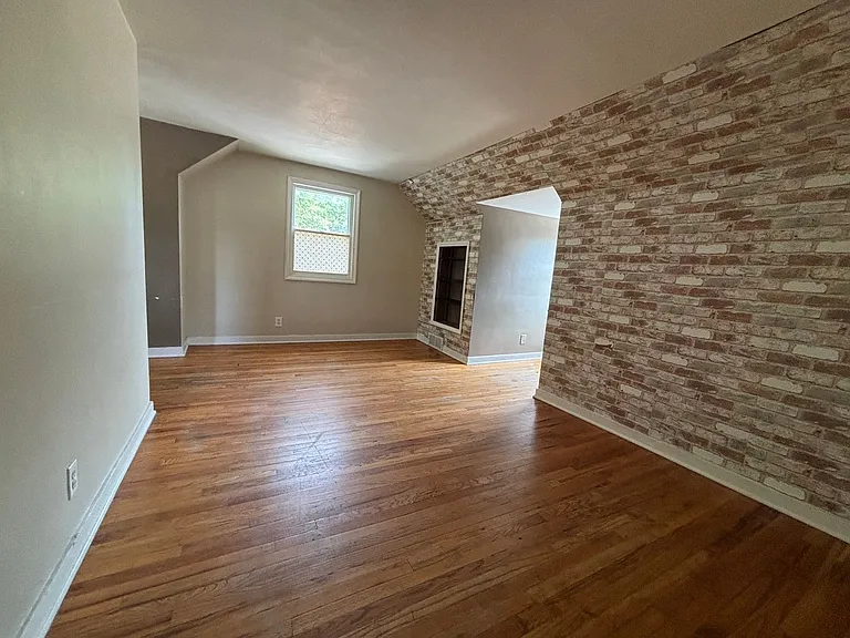 4520 Lafayette Ave — Photo 3