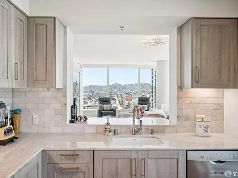 401 Harrison St #17B — Photo 9
