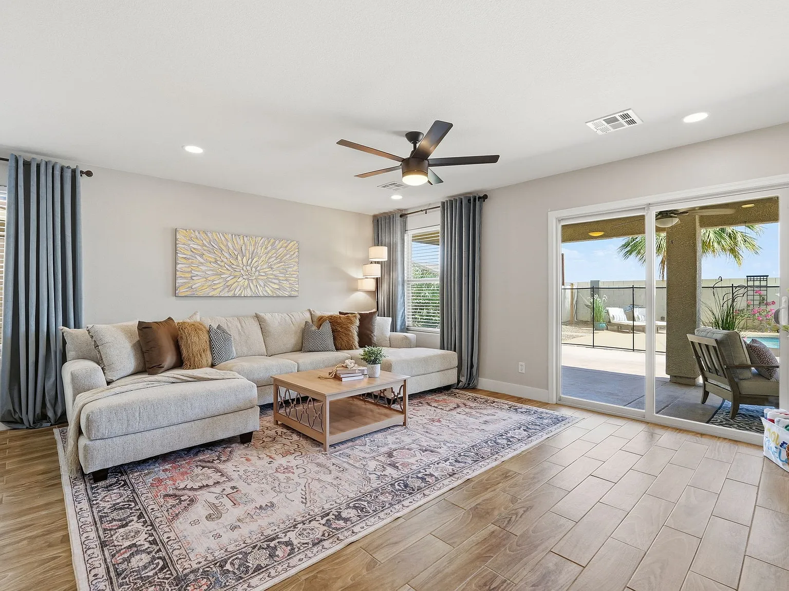 E Longhorn St, San Tan Valley — Photo 4