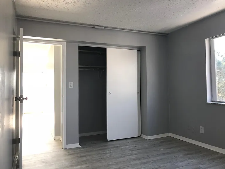727 W Riverview Ave #401 — Photo 14