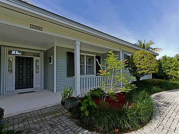 3rd image of 2201 E Ocean Oaks Ln