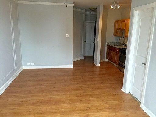 1st image of 5901 N Kenmore Ave #1