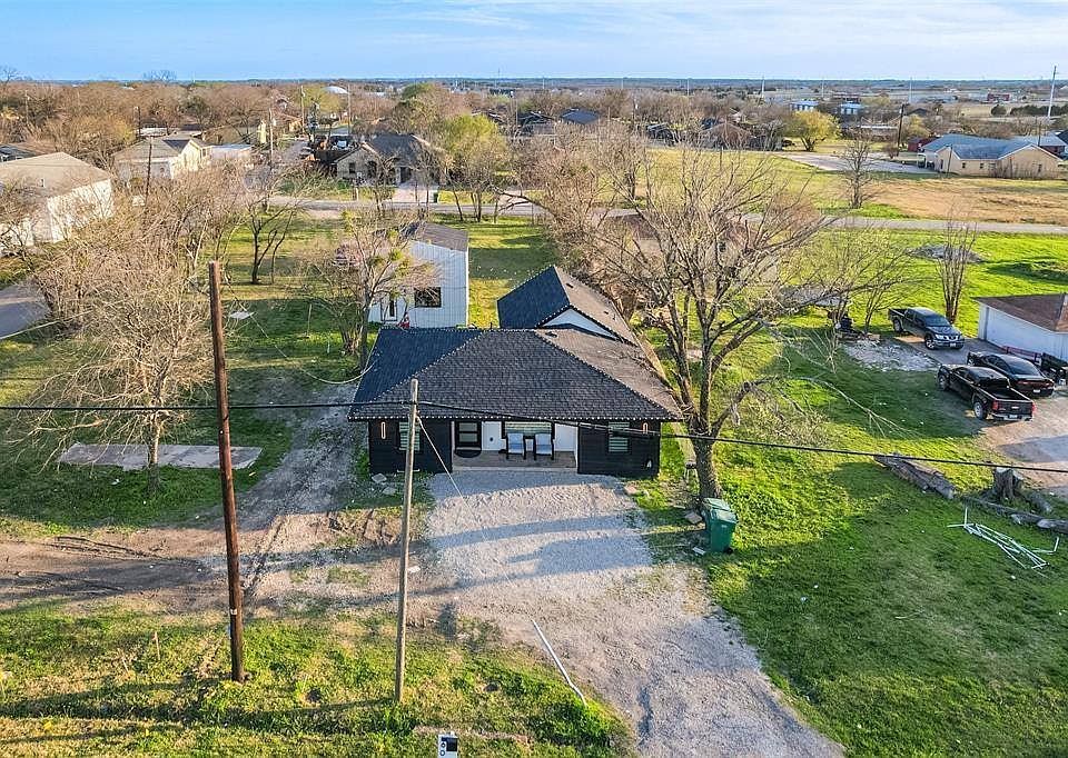 1st image of 602 Ferris Rd