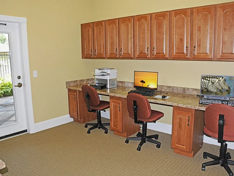 Autumn Place Apartments — Photo 13