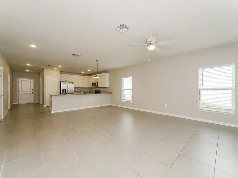 1851 Superior Ct — Photo 4
