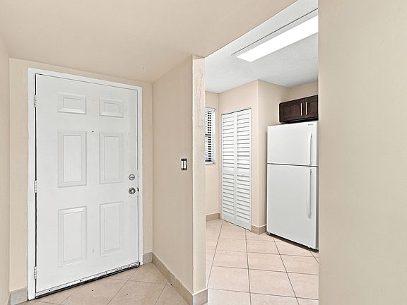 4th image of 9938 NOB HILL Lane #9938