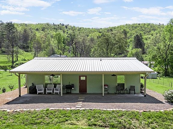 3rd image of 2445 Hanging Dog Rd