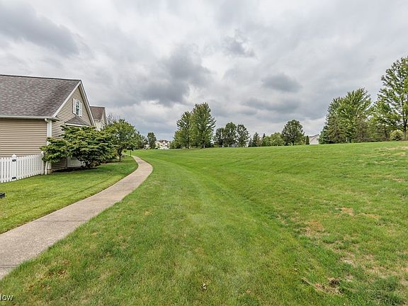 4th image of 1205 Grove Ln