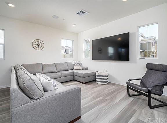 3rd image of 17021 Zion Dr