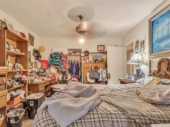 5th image of 532 SW 35th St