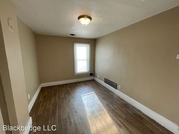 3rd image of 645 Mackubin St