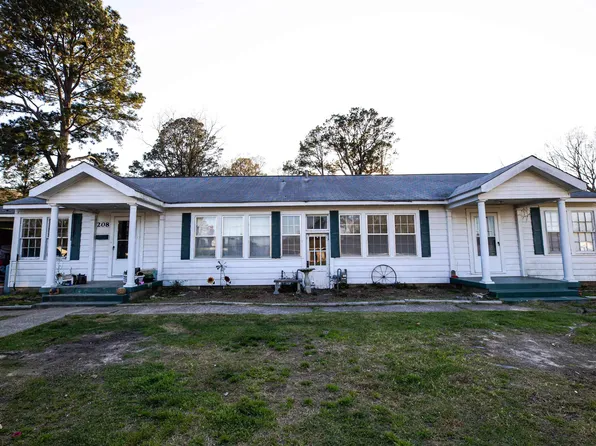 208 S Womble Ave, East Camden, AR 71701