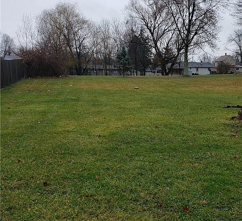 3rd image of 645 East Dr
