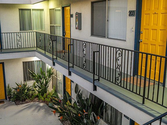 5th image of 4878 Saratoga Ave APT 202