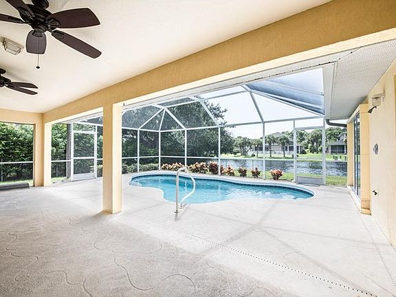 3rd image of 219 Rotonda Cir