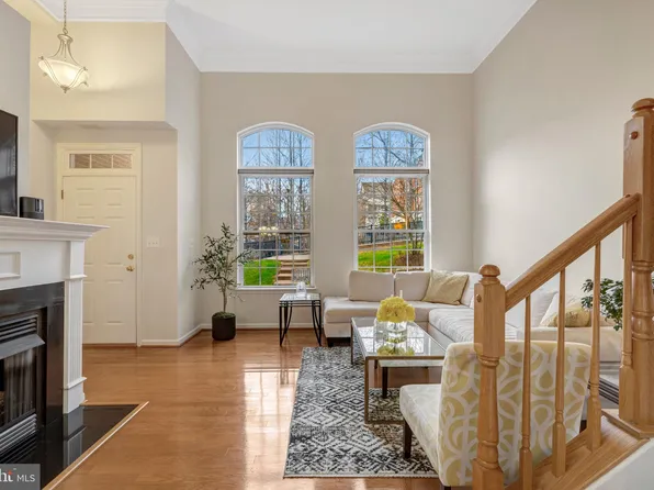 4475 Beacon Grove Cir #A-805a, Fairfax, VA 22033
