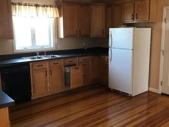 160 Jones St #2, Fall River, MA 02720