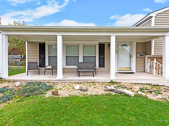 3rd image of 105 Idlestone Ln