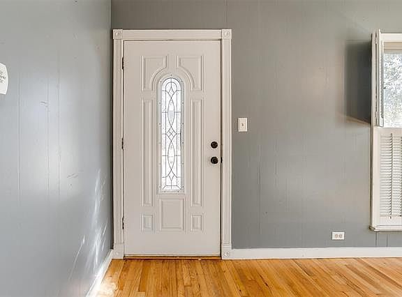 4th image of 4032 El Campo Ave
