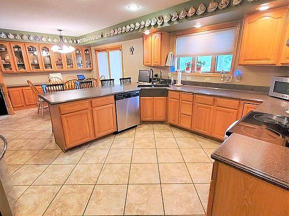 Entry to kitchen from garage