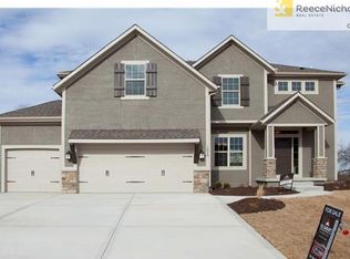1556 Cross Creek Dr, Lees Summit, MO 64082