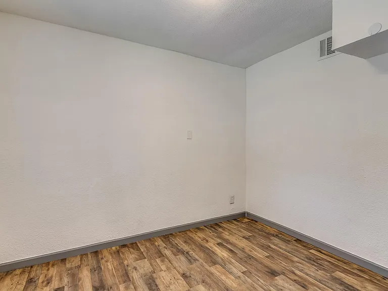 3118 Carlson Dr — Photo 14