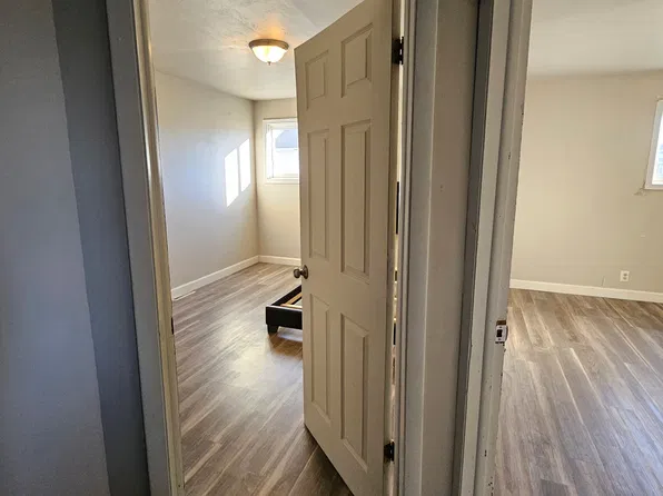 625 1st St #1, Menasha, WI 54952
