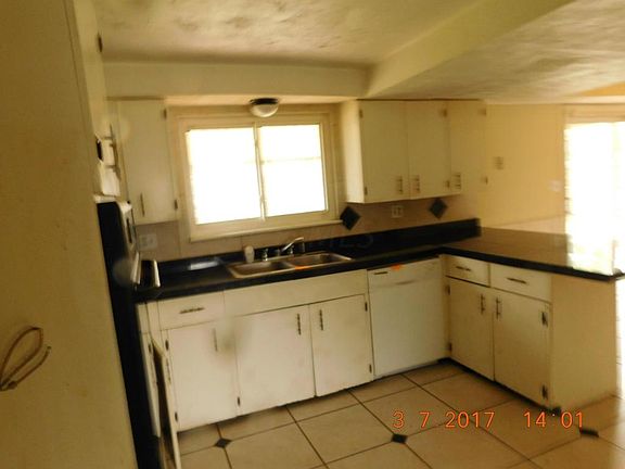 2nd image of 6890 Laird Ave