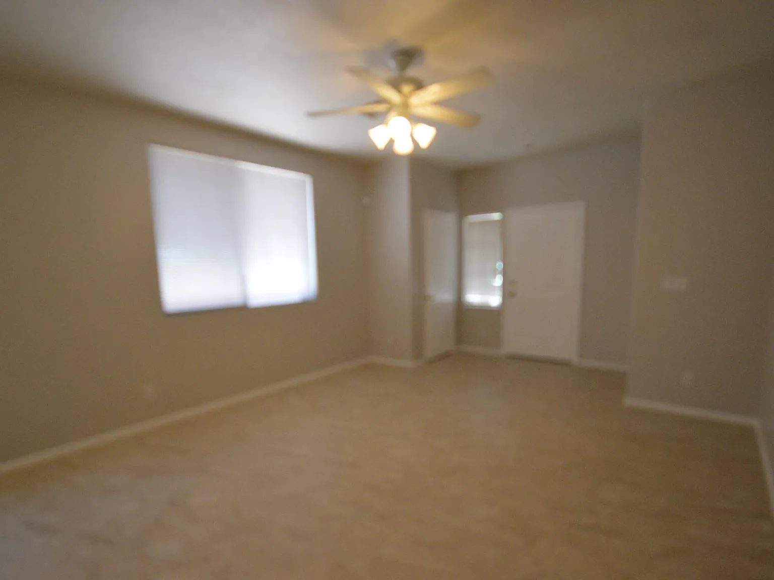 3 bed, 1204 sqft, $1,950 — Photo 3
