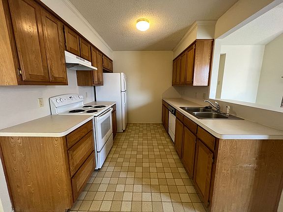 2nd image of 9011 Royal Ln