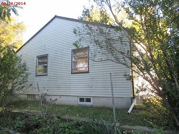 3rd image of 3040 Frankton Dr