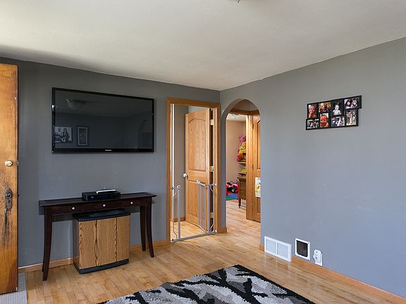 Alternate View of Living Rm