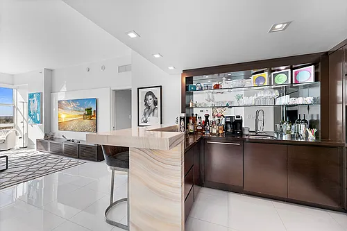 6801 Collins Ave Photo 1