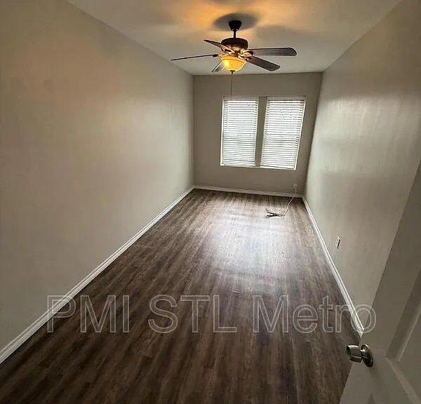 5572 Clemens Ave #1W — Photo 7