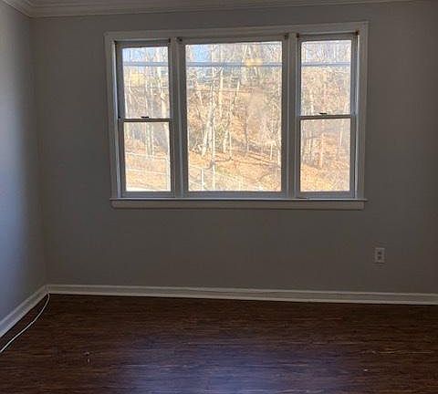 3rd image of 139 N Highland Ave Floor 1