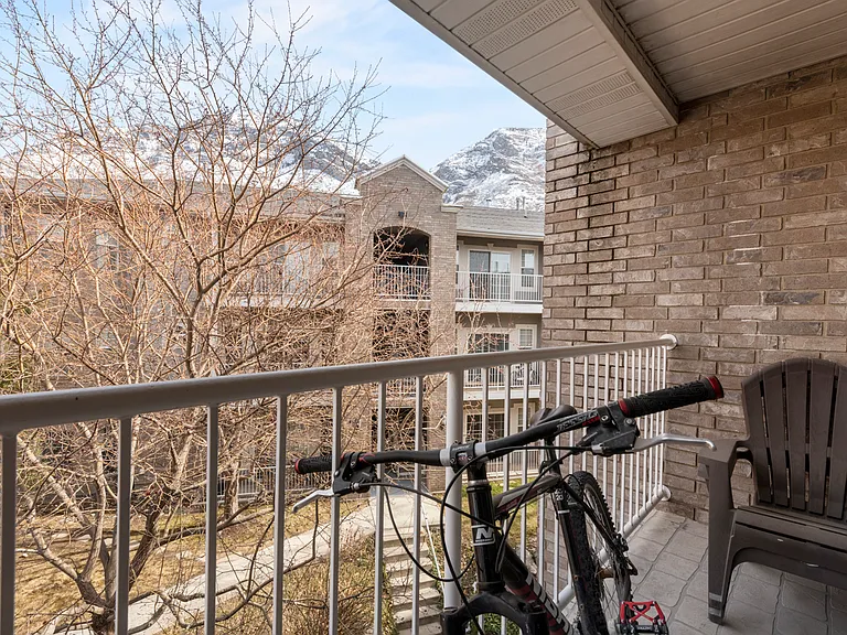 532 N Seven Peaks Blvd #302 — Photo 12