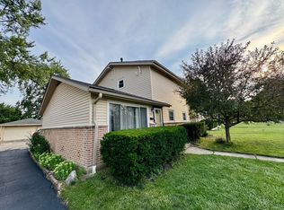 543 W Rose Ave, Addison, IL 60101