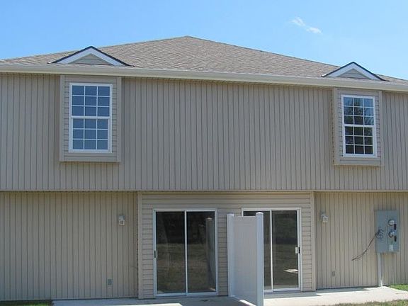 2nd image of 1528 SW Shelby Dr #3B
