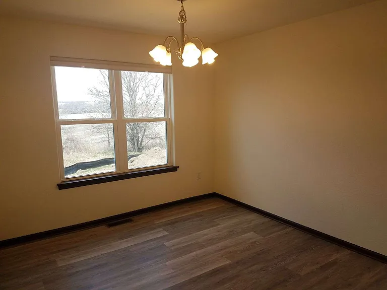 124 Villa Ct — Photo 17