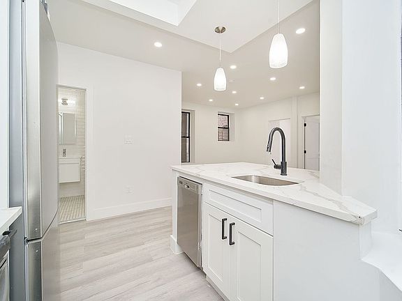 4th image of 120 E 116th St APT 2R