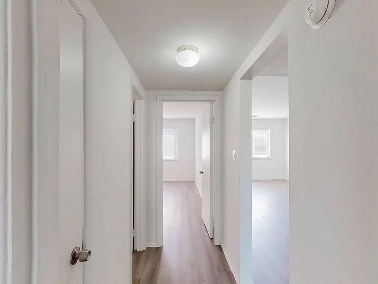 Eastdale Apartments — Photo 16