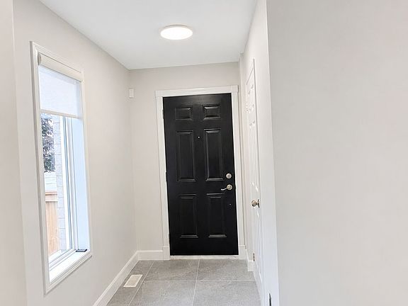 3rd image of 98 Guildwood Dr