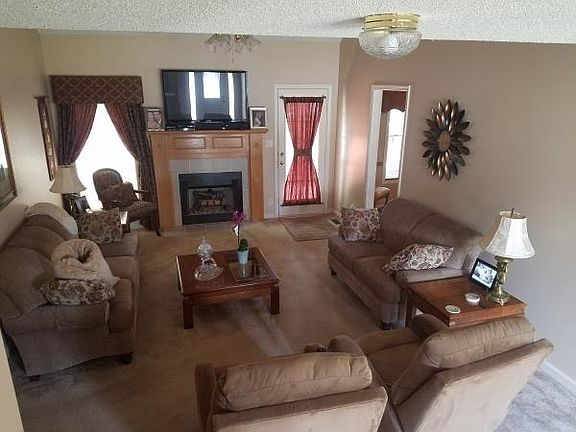 3rd image of 1392 Bluebonnet Dr
