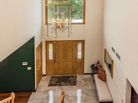 4th image of 1585 W Hundley St