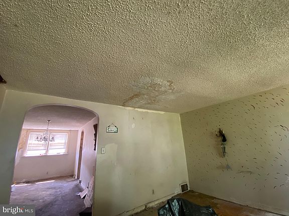 4th image of 6825 E Roosevelt Blvd
