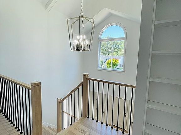 5th image of 11 Wildwood Ct