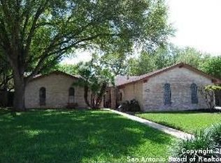 530 Balfour Dr, Windcrest, TX 78239